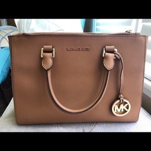 Micheal Kors Purse